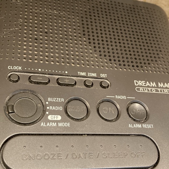 Sony Dream Machine Alarm Clock Radio - Picture 6 of 6